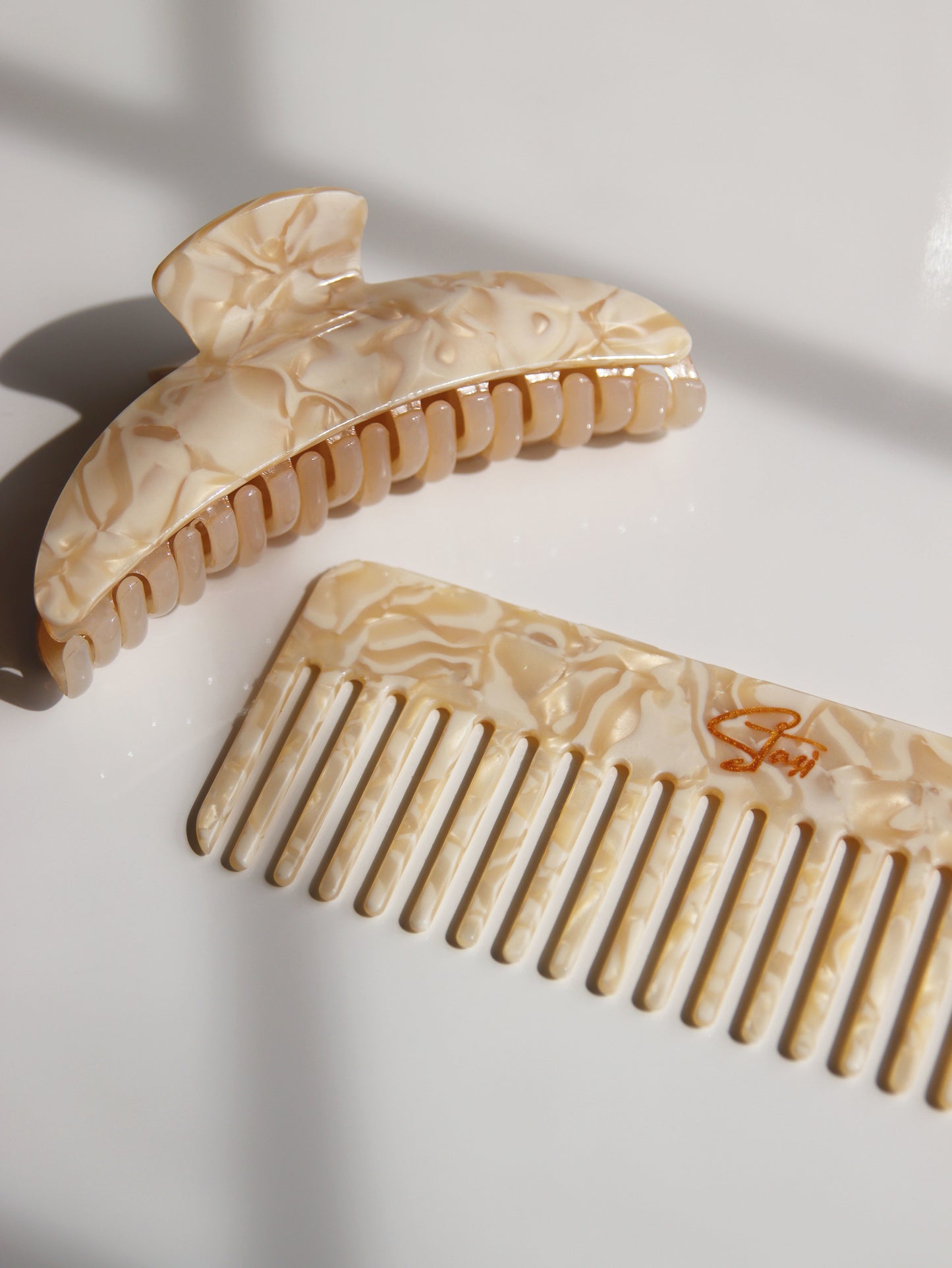 Stasi Comb in Barley White